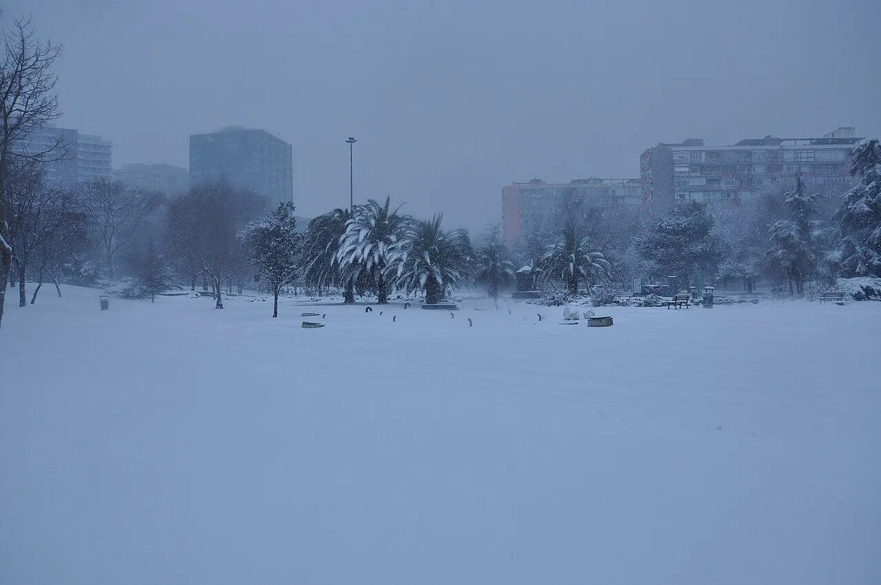 Winterlandschap in het Istanbulse district Bakırköy