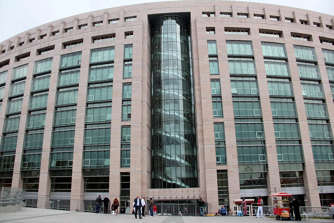 Het Adalet Sarayı van Çağlayan in Istanbul, zetel van het Openbaar Ministerie van Istanbul