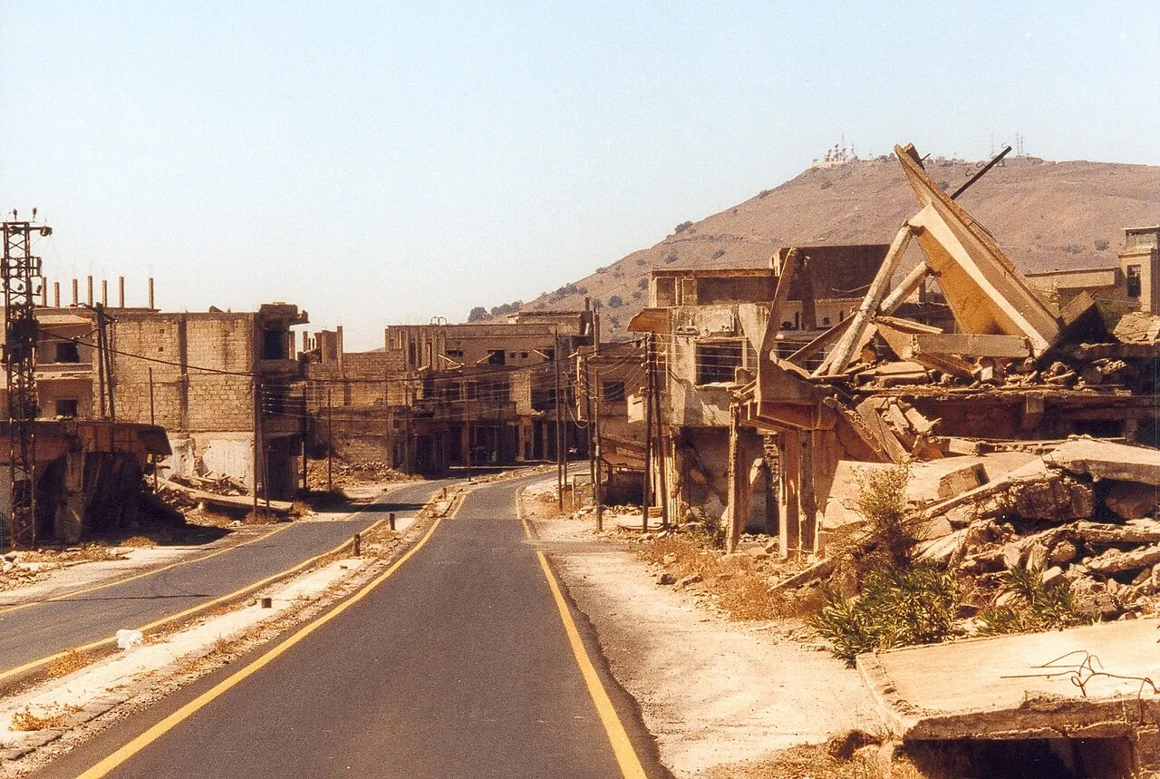 Zicht op Kuneytra in de Golanhoogten, Syrië.