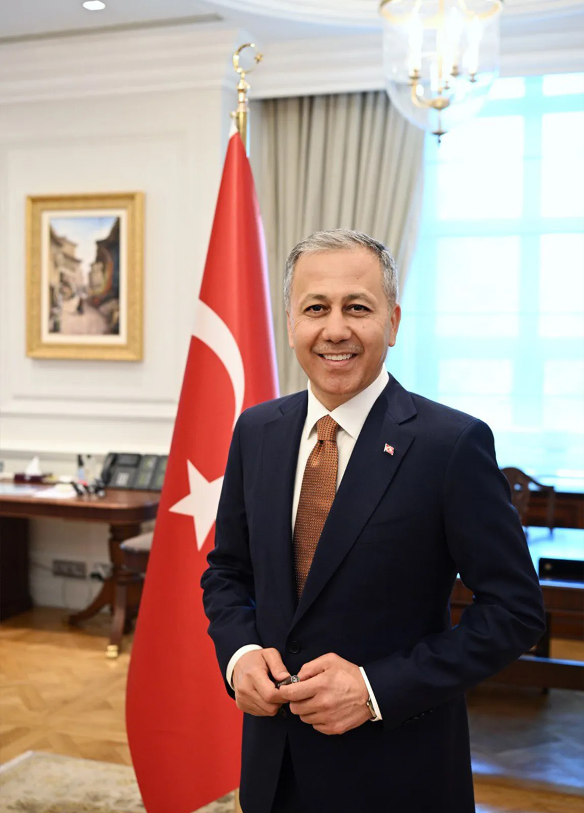 De Turkse minister van Binnenlandse Zaken Ali Yerlikaya, wiens ministerie de operatie in 33 provincies aankondigde.