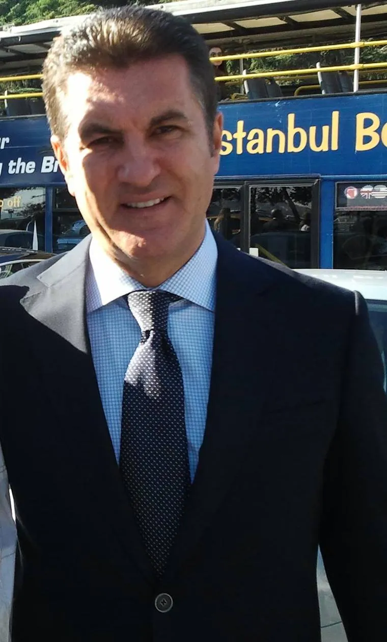 Mustafa Sarıgül, vader van de aangehouden verdachte Emir Sarıgül en lid van het Turkse parlement.